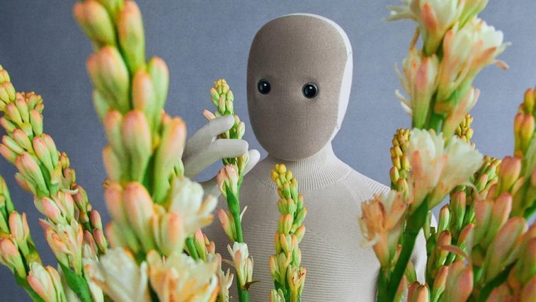 Engineers have created a self-learning robot NEO to help around the house: video robot around the house